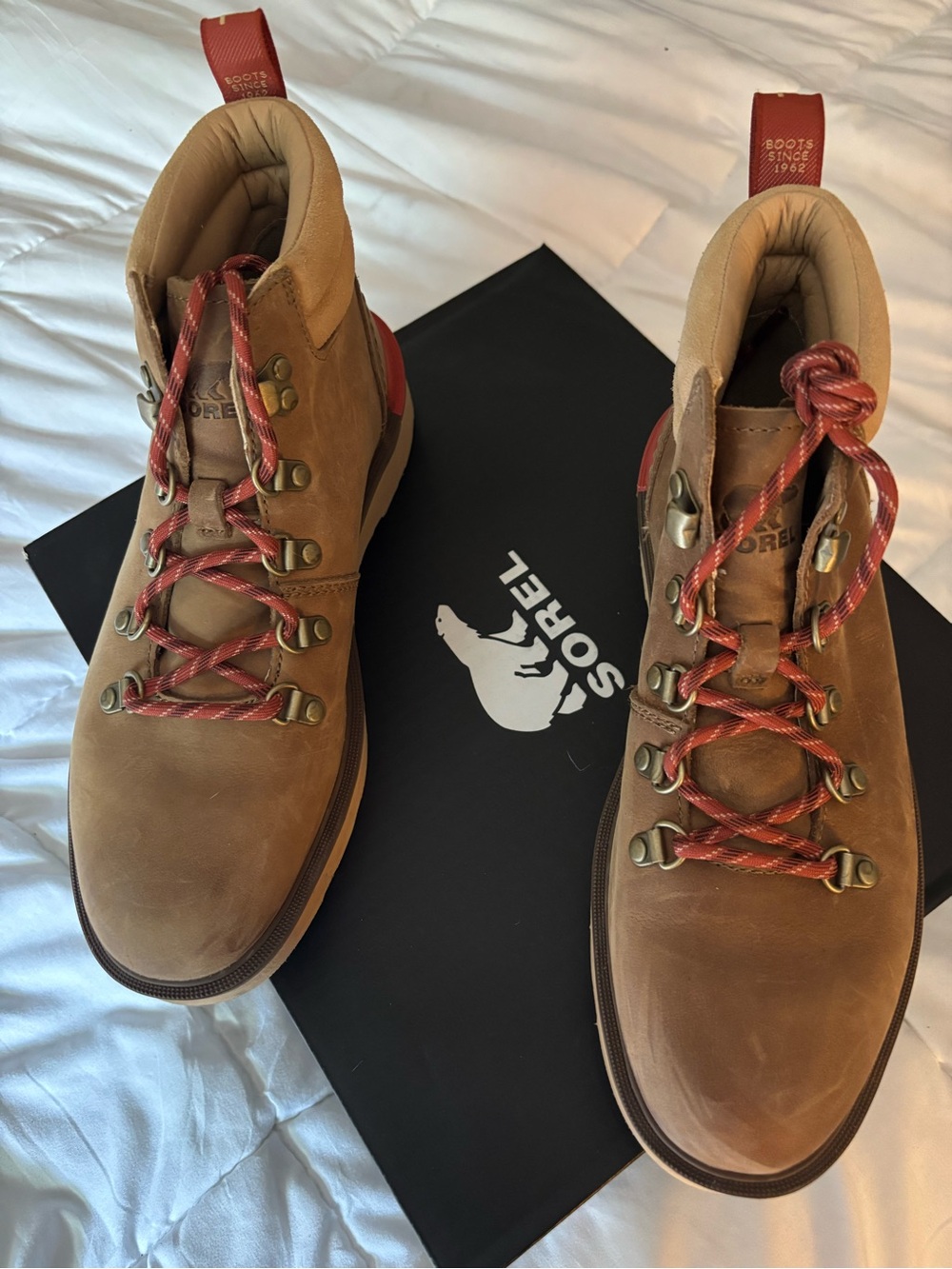 Sorel Women’s Brown Leather Hiking Boots with Red Laces